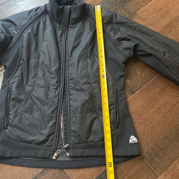 Nike ACG womens jacket removable sleeves size medium black outdoors hiking sport - Picture 10 of 12